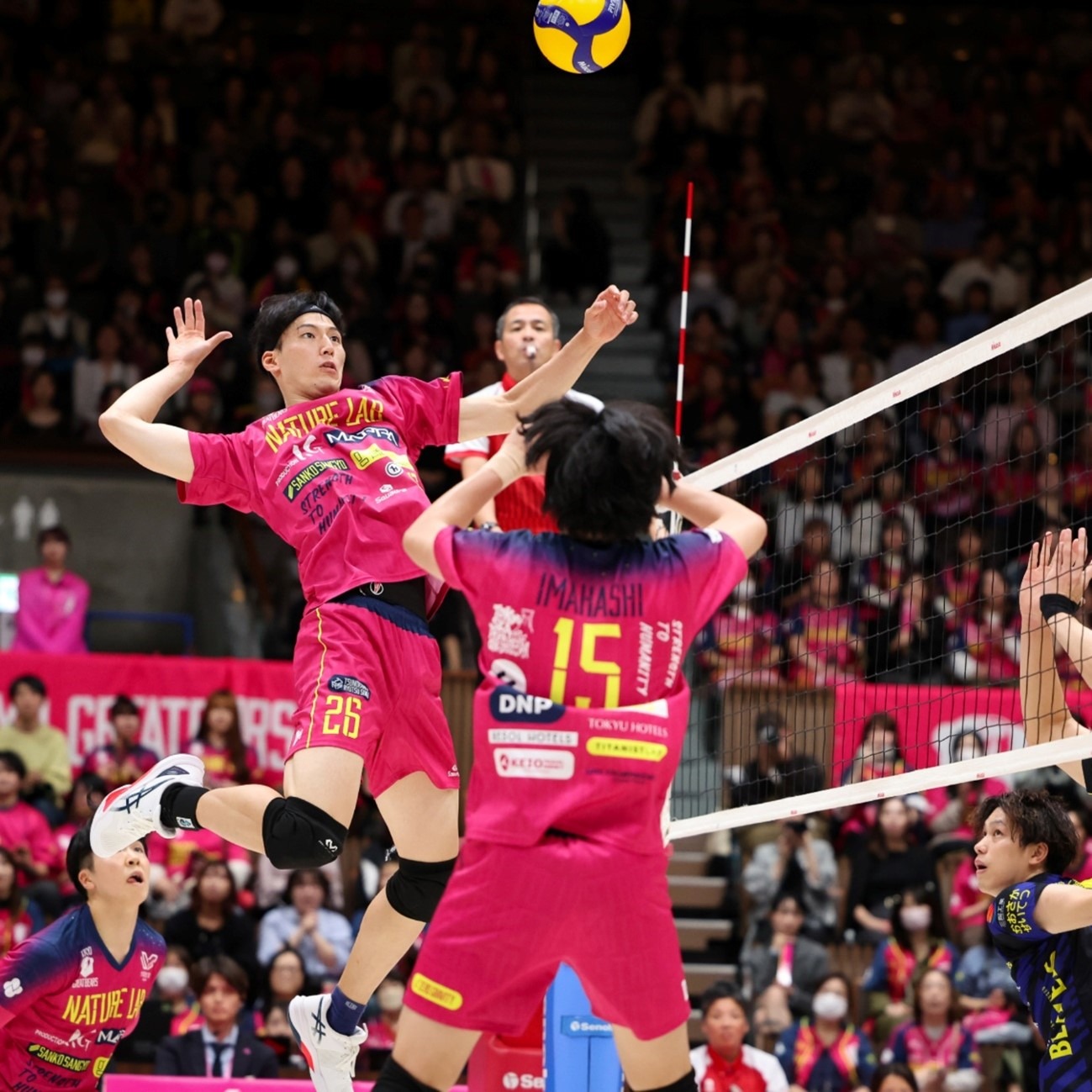 [德甲]凯恩点射萨内失空门 拜仁1-0门兴4分优势领跑